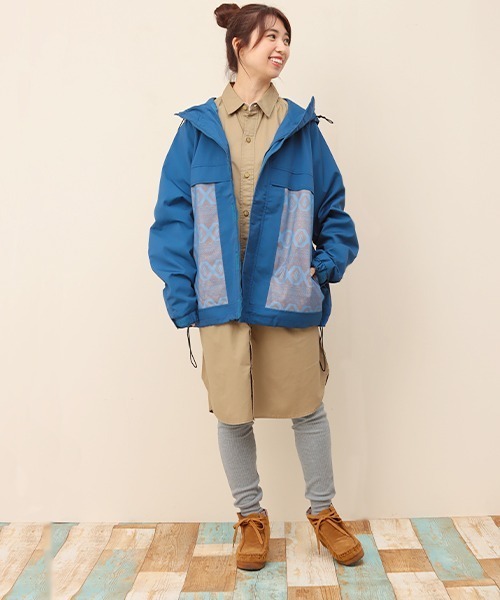 チチカカ(チチカカ)の「【ユニセックス】ナバホマウンテンパーカー(マウンテンパーカー・メンズ・ブラック/ブルー・MEDIUM/LARGE)」の5枚目の写真