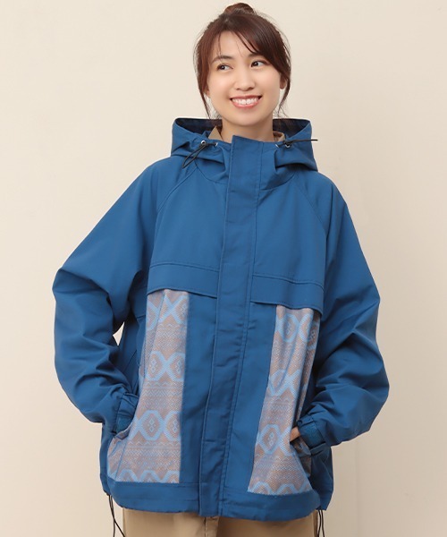 チチカカ(チチカカ)の「【ユニセックス】ナバホマウンテンパーカー(マウンテンパーカー・メンズ・ブラック/ブルー・MEDIUM/LARGE)」の6枚目の写真