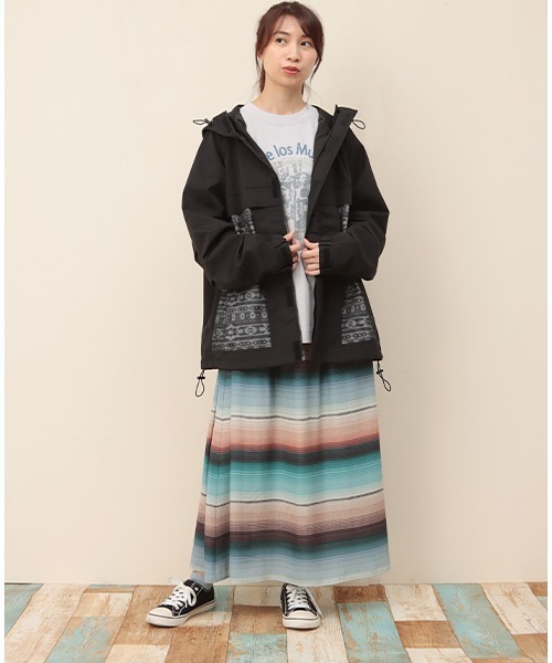 チチカカ(チチカカ)の「【ユニセックス】ナバホマウンテンパーカー(マウンテンパーカー・メンズ・ブラック/ブルー・MEDIUM/LARGE)」の3枚目の写真