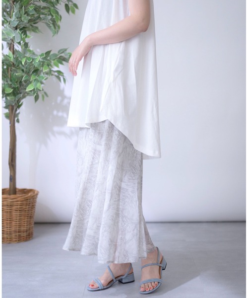 MAISON BREEZE（メゾンブリーズ）の「【MAISON BREEZE】マーブル柄マーメイドスカート 194-483-3128（スカート・レディース・グレー/オレンジ/グリーン・FREE）」の4枚目の写真