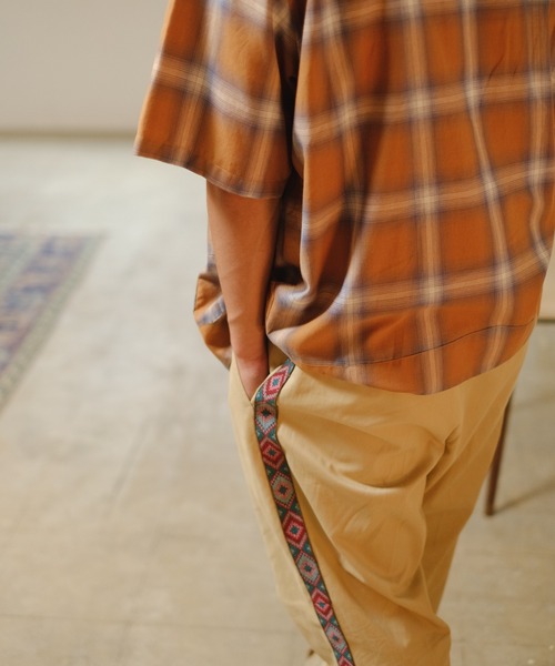 WHIMSIC（ウィムジック）の「【WHIMSIC】グアヤベーラ S/S オンブレチェック（シャツ/ブラウス・メンズ・ネイビー/ブラウン・FREE）」の13枚目の写真