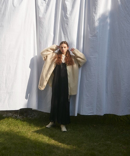 emmi（エミ）の「【emmi atelier】シアートップス付キャミワンピース（ワンピース・レディース・ブラック/ブルー/モカ・1/0）」の16枚目の写真