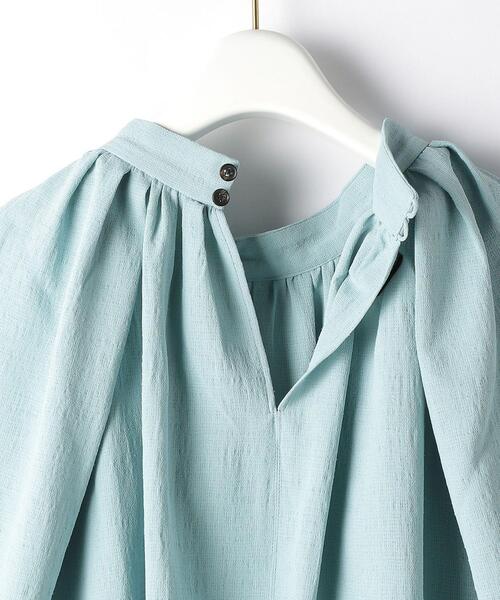 green label relaxing（グリーンレーベルリラクシング）の「＜EMMEL REFINES（エメル リファインズ）＞EM オーバーラップスリーブ ブラウス（シャツ/ブラウス・レディース・オリーブ/ライトブルー/オフホワイト/ブラック・FREE）」の8枚目の写真