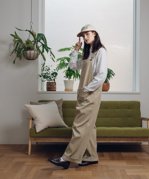 MUHET（ミュエータ）の「コーデュロイオーバーオール（サロペット/オーバーオール・レディース・ベージュ/グリーン・SMALL/MEDIUM/LARGE）」の7枚目の写真