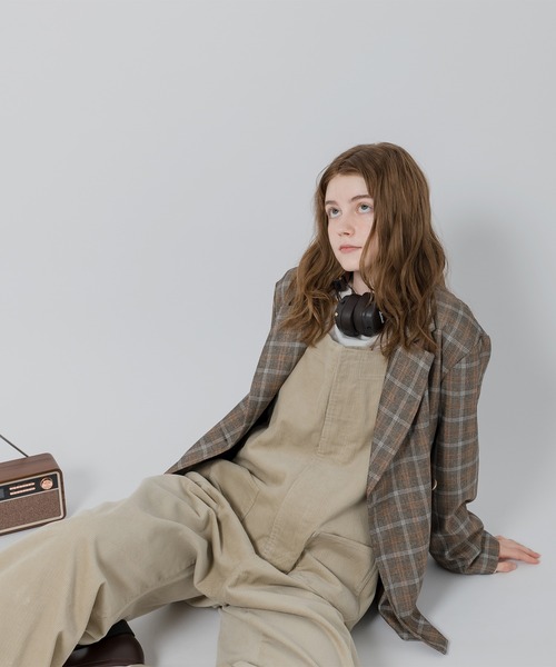 MUHET（ミュエータ）の「コーデュロイオーバーオール（サロペット/オーバーオール・レディース・ベージュ/グリーン・SMALL/MEDIUM/LARGE）」の12枚目の写真