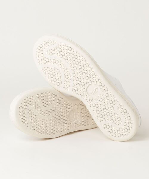 adidas（アディダス）の「スタンスミス [STAN SMITH] アディダスオリジナルス（スニーカー・メンズ・ホワイト系その他・22.5cm/23.5cm/24.5cm/25.5cm/26.5cm/27.5cm/28.5cm/29.5cm/30.0cm/31cm/23.0cm/24.0cm/25.0cm/26.0cm/27.0cm/28.0cm/29.0cm/22.0cm/30.5cm）」の7枚目の写真