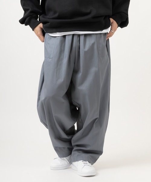 SlashDate(スラッシュデイト)の「タックワイドバルーンパンツ/スケーターパンツ/シェフパンツ/ベイカーパンツ(その他パンツ・メンズ・ホワイト系その他/ブラック系その他/ブラウン系その他/ベージュ系その他/ベージュ/ネイビー/ブラウン/グレー/カーキ/ブルー/アイボリー/ダークインディゴブルー/ブラック/ワンウォッシュ/ブラック系その他2・L/M)」の13枚目の写真