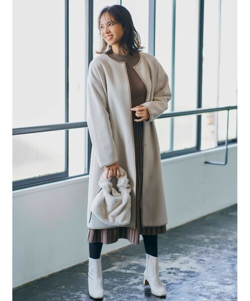 SHOO・LA・RUE（シューラルー）の「◆シャーリングエコファーショルダー（ショルダーバッグ・レディース・サンドベージュ/ナチュラル/ブラウン系/ライトグリーン系・00）」の14枚目の写真