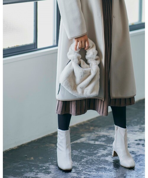 SHOO・LA・RUE（シューラルー）の「◆シャーリングエコファーショルダー（ショルダーバッグ・レディース・サンドベージュ/ナチュラル/ブラウン系/ライトグリーン系・00）」の20枚目の写真