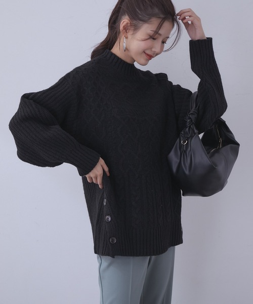 vis-`a-vis（ビサビ）の「【WEB限定】パッチワークケーブルニットプルオーバー（ニット/セーター・レディース・ブラック/ブルー系その他6/レッド/ラベンダー・FREE）」の2枚目の写真