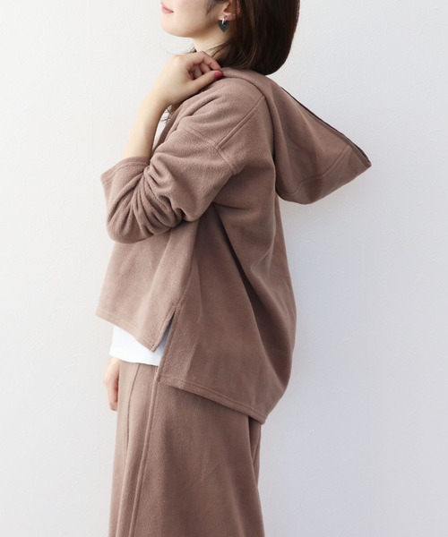 Three Four Time(スリーフォータイム)の「接結ボアパイピングフードプルオーバー(その他トップス・レディース・ブラウン/アイボリー・FREE)」の1枚目の写真