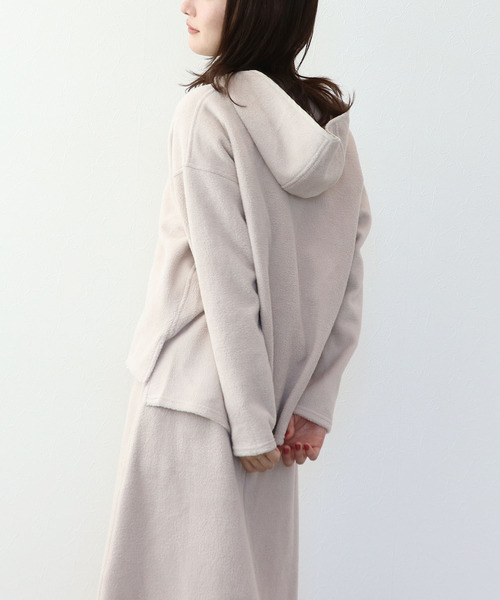 Three Four Time(スリーフォータイム)の「接結ボアパイピングフードプルオーバー(その他トップス・レディース・ブラウン/アイボリー・FREE)」の2枚目の写真