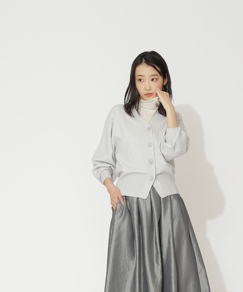 NATURAL BEAUTY BASIC(ナチュラルビューティーベーシック)の「フォルムニットカーディガン(カーディガン/ボレロ・レディース・グレー/オレンジ/オフホワイト・MEDIUM)」の2枚目の写真