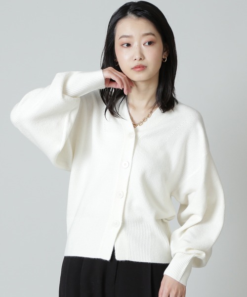 NATURAL BEAUTY BASIC(ナチュラルビューティーベーシック)の「フォルムニットカーディガン(カーディガン/ボレロ・レディース・グレー/オレンジ/オフホワイト・MEDIUM)」の1枚目の写真