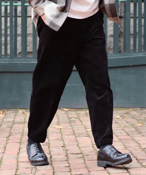 green label relaxing by 風早ゆうた（グリーンレーベルリラクシングバイカゼハヤユウタ）の「【WEB限定】＜KZ×green label relaxing＞コーデュロイ ジョガー パンツ（その他パンツ・メンズ・ブラック/ベージュ/モカ・S/M/L）」の2枚目の写真