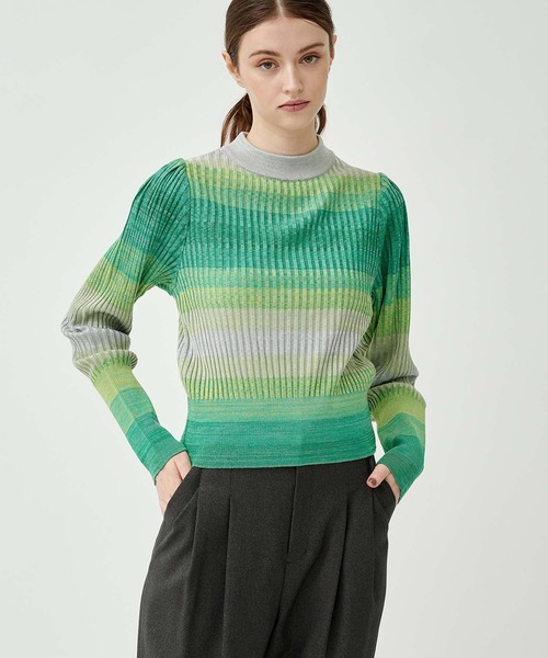 A + TOKYO（エープラストウキョウ）の「グラデーションクロップドニットトップス（ニット/セーター・レディース・グリーン/グレー・FREE）」の4枚目の写真