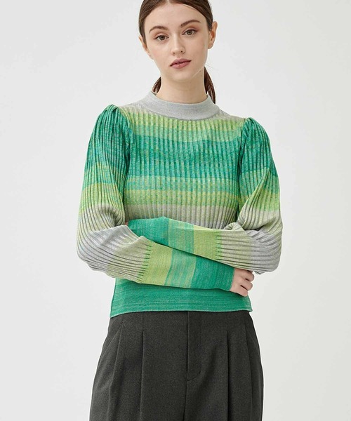 A + TOKYO（エープラストウキョウ）の「グラデーションクロップドニットトップス（ニット/セーター・レディース・グリーン/グレー・FREE）」の5枚目の写真