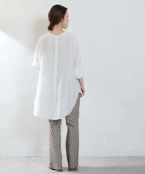 SHENERY（シーナリー）の「バックボタンシアーチュニック（シャツ/ブラウス・レディース・オフホワイト/ミント/ブラック・FREE）」の15枚目の写真