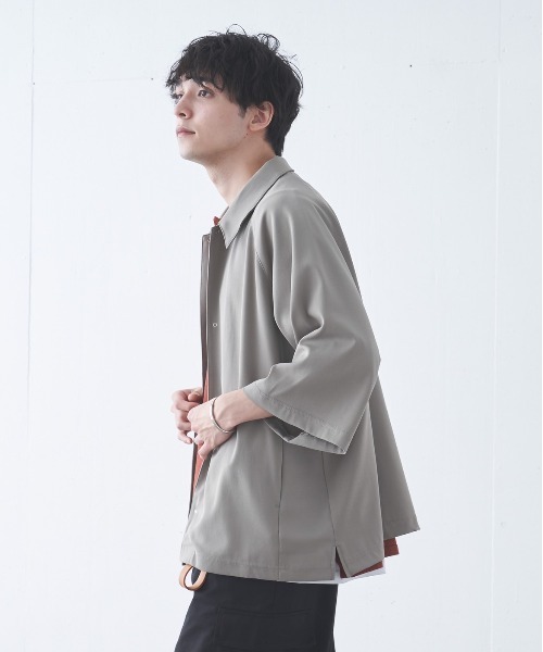 Alpinus（アルピナス）の「Alpinus - high drape raglan coach shirt  /ハイドレープラグランコーチシャツ（シャツ/ブラウス・メンズ・チャコールグレー/カーキ/グレイッシュベージュ・SMALL/MEDIUM）」の12枚目の写真