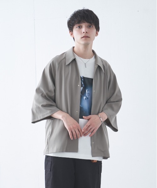 Alpinus（アルピナス）の「Alpinus - high drape raglan coach shirt  /ハイドレープラグランコーチシャツ（シャツ/ブラウス・メンズ・チャコールグレー/カーキ/グレイッシュベージュ・SMALL/MEDIUM）」の14枚目の写真