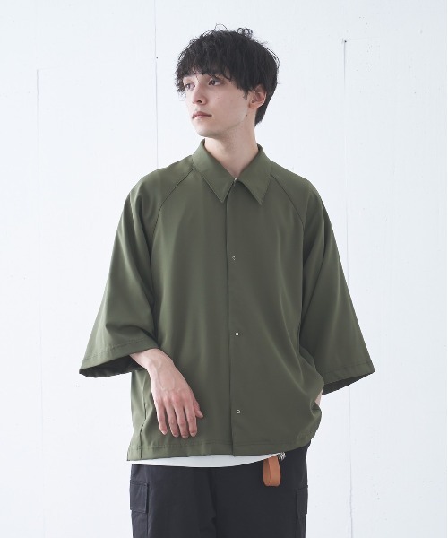 Alpinus（アルピナス）の「Alpinus - high drape raglan coach shirt  /ハイドレープラグランコーチシャツ（シャツ/ブラウス・メンズ・チャコールグレー/カーキ/グレイッシュベージュ・SMALL/MEDIUM）」の16枚目の写真