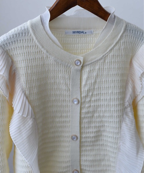 MYRDAL（ミュルダール）の「フリルニットカーディガン（カーディガン/ボレロ・レディース・ホワイト/ブラック/ベージュ・FREE）」の4枚目の写真