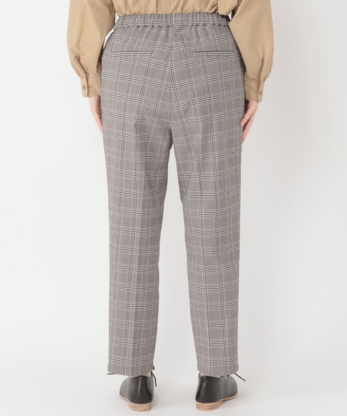 studio CLIP（スタディオクリップ）の「【ストレッチ/しわになりにくい/ウォッシャブル】ケア楽センタープレステーパードパンツ[プラスサイズ]（その他パンツ・レディース・その他1/その他2/ブラック/ベージュ・X-LARGE/XX-LARGE/MEDIUM/LARGE/XXX-LARGE/SMALL）」の10枚目の写真