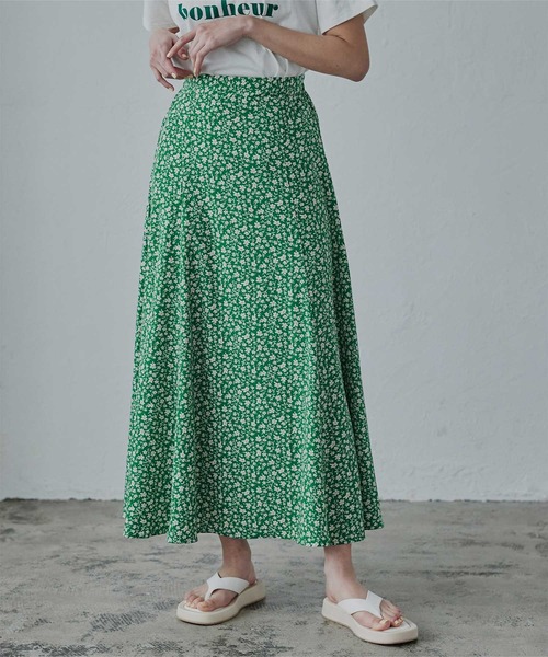 miette（ミエット）の「花柄ﾌﾚｱﾛﾝｸﾞｽｶｰﾄ（スカート）」 - WEAR
