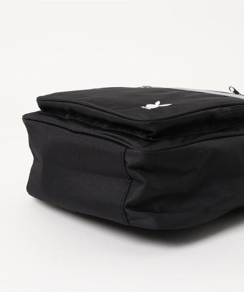 PLAYBOY(プレイボーイ)の「【PLAYBOY/プレイボーイ】ワンポイントブランドロゴスクールバッグ ショルダーバッグ(ショルダーバッグ・レディース・ブラック・FREE)」の4枚目の写真