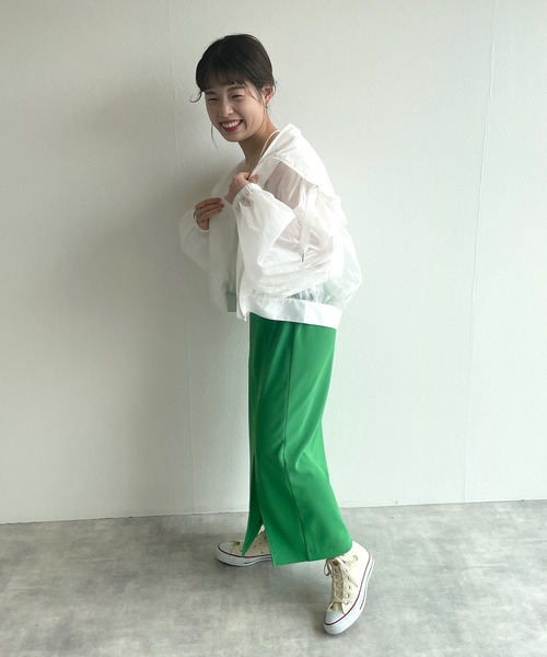 w closet（ダブルクローゼット）の「シアーナイロンドロップショルダーフードZIP（ナイロンジャケット・レディース・オフホワイト/ピンク/ターコイズブルー/ライトベージュ・FREE）」の6枚目の写真