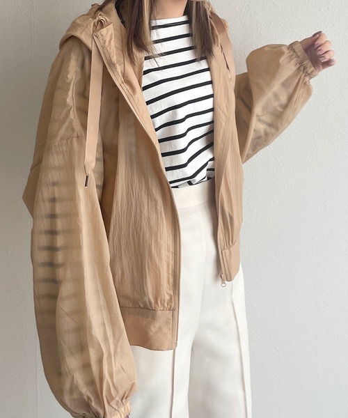 w closet（ダブルクローゼット）の「シアーナイロンドロップショルダーフードZIP（ナイロンジャケット・レディース・オフホワイト/ピンク/ターコイズブルー/ライトベージュ・FREE）」の15枚目の写真