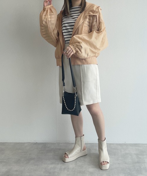 w closet（ダブルクローゼット）の「シアーナイロンドロップショルダーフードZIP（ナイロンジャケット・レディース・オフホワイト/ピンク/ターコイズブルー/ライトベージュ・FREE）」の17枚目の写真