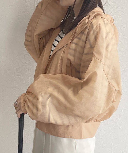 w closet（ダブルクローゼット）の「シアーナイロンドロップショルダーフードZIP（ナイロンジャケット・レディース・オフホワイト/ピンク/ターコイズブルー/ライトベージュ・FREE）」の18枚目の写真