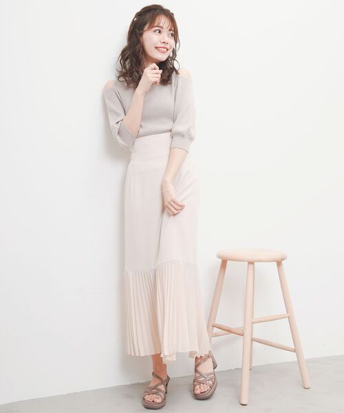 MAJESTIC LEGON（マジェスティックレゴン）の「肩あきラメニット（ニット/セーター・レディース・オフホワイト/ブラック/ピンクベージュ/ライトグレー/グレー・MEDIUM）」の12枚目の写真