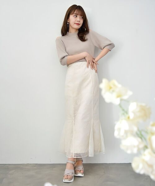 MAJESTIC LEGON（マジェスティックレゴン）の「肩あきラメニット（ニット/セーター・レディース・オフホワイト/ブラック/ピンクベージュ/ライトグレー/グレー・MEDIUM）」の9枚目の写真