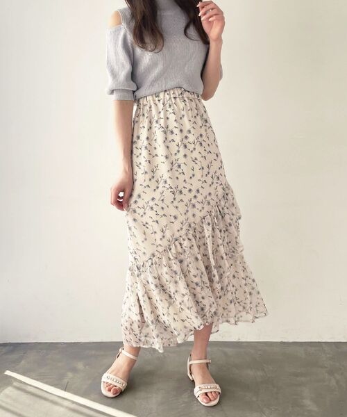 MAJESTIC LEGON（マジェスティックレゴン）の「肩あきラメニット（ニット/セーター・レディース・オフホワイト/ブラック/ピンクベージュ/ライトグレー/グレー・MEDIUM）」の7枚目の写真