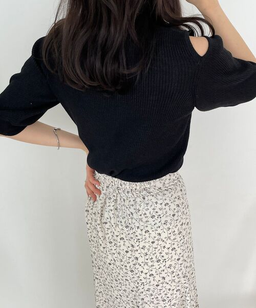 MAJESTIC LEGON（マジェスティックレゴン）の「肩あきラメニット（ニット/セーター・レディース・オフホワイト/ブラック/ピンクベージュ/ライトグレー/グレー・MEDIUM）」の8枚目の写真