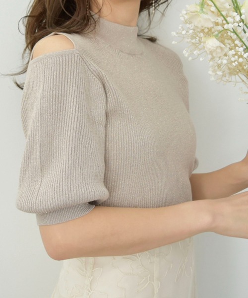 MAJESTIC LEGON（マジェスティックレゴン）の「肩あきラメニット（ニット/セーター・レディース・オフホワイト/ブラック/ピンクベージュ/ライトグレー/グレー・MEDIUM）」の5枚目の写真