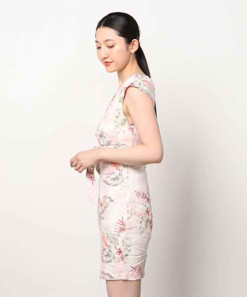 Guess（ゲス）の「Tristan Dress（マスク・レディース・ホワイト/その他・6/2/4）」の5枚目の写真