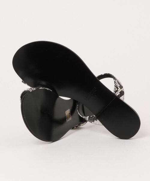 OUVRAGE CLASSE（ウヴラージュクラス）の「【LAOCOONTE/ラオコンテ】パイソン柄トングサンダル（サンダル・レディース・ブラック・MEDIUM/SMALL）」の3枚目の写真