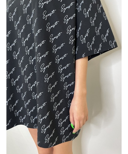 EGOIST（エゴイスト）の「総ロゴプリントオーバーT（Tシャツ/カットソー・レディース・ホワイト/ブラック・FREE）」の15枚目の写真