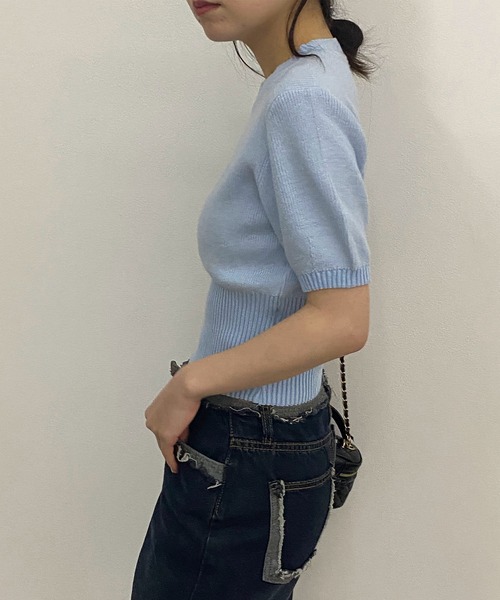 solleim(ソルレム)の「パフスリーブクロップニット(ニット/セーター・レディース・ベージュ/ブルー・M)」の4枚目の写真