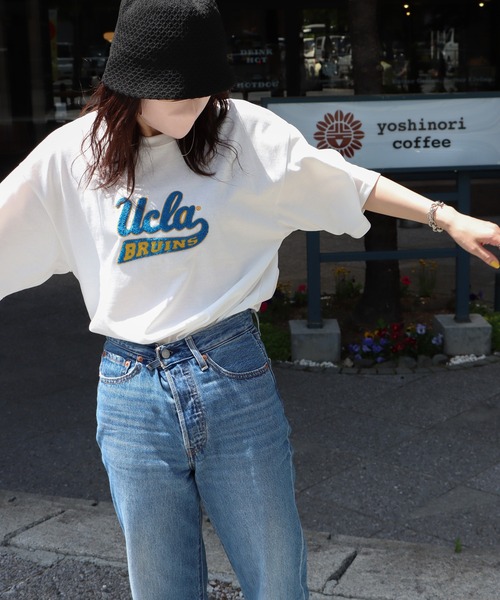 COURO(コウロ)の「UCLA サガラ刺繍/ワッペン半袖Tシャツ(Tシャツ/カットソー・レディース・ホワイト/ネイビー/アイボリー/ホワイト系その他/アイボリー系/ネイビー系・M/L/XL)」の7枚目の写真