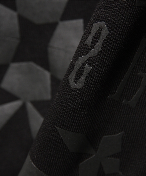 MARCELO BURLON（マルセロ・バーロン）の「MARCELO BURLON　『TAMI ALLOVER』（Tシャツ/カットソー・メンズ・ブラック・SMALL/MEDIUM）」の3枚目の写真