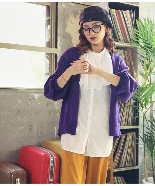 ANAP（アナップ）の「8色展開べっ甲ボタンボリュームスリーブニットカーディガン（カーディガン/ボレロ・レディース・ブラック/パープル/グレー/レッド/イエロー/オレンジ/ブルー/グリーン・FREE）」の6枚目の写真