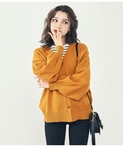 ANAP（アナップ）の「8色展開べっ甲ボタンボリュームスリーブニットカーディガン（カーディガン/ボレロ・レディース・ブラック/パープル/グレー/レッド/イエロー/オレンジ/ブルー/グリーン・FREE）」の7枚目の写真