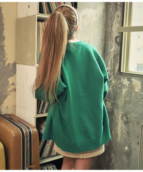 ANAP（アナップ）の「8色展開べっ甲ボタンボリュームスリーブニットカーディガン（カーディガン/ボレロ・レディース・ブラック/パープル/グレー/レッド/イエロー/オレンジ/ブルー/グリーン・FREE）」の13枚目の写真