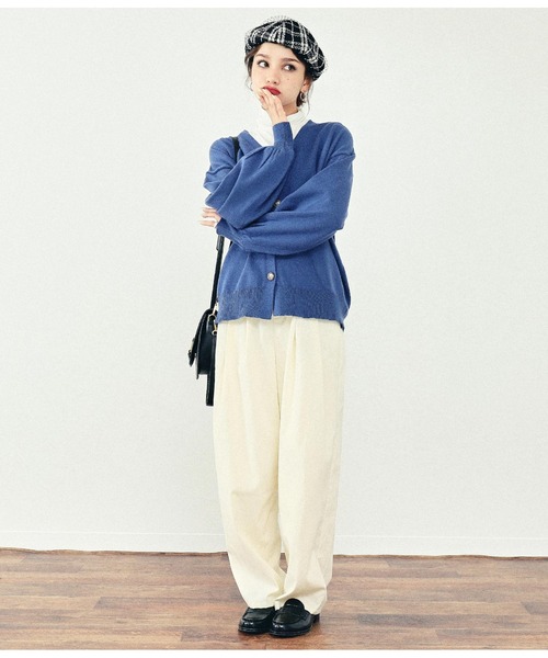 ANAP（アナップ）の「8色展開べっ甲ボタンボリュームスリーブニットカーディガン（カーディガン/ボレロ・レディース・ブラック/パープル/グレー/レッド/イエロー/オレンジ/ブルー/グリーン・FREE）」の15枚目の写真