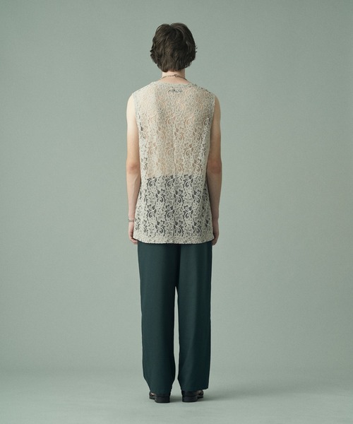 Juha（ユハ）の「FLOWER LACE NO-SLEEVE（タンクトップ・メンズ・グレイッシュベージュ/ブラック・3/4）」の10枚目の写真