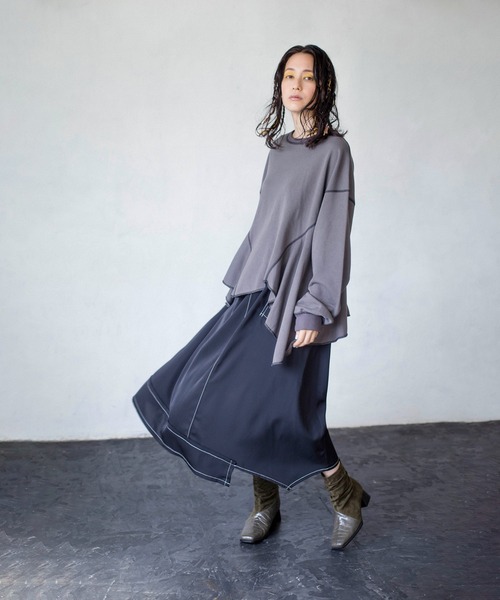 OSMOSIS（オズモーシス）の「裏毛サイドフレアープルオーバー（スウェット・レディース・アッシュグレー/ブラック/アイボリー/ライトパープル/チャコール・ONE SIZE）」の6枚目の写真